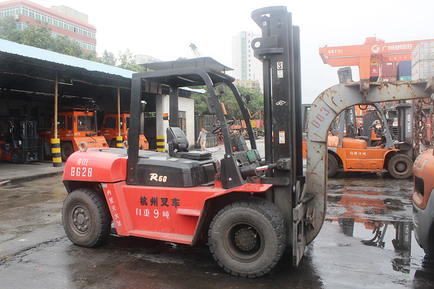 廣州港:杭叉柴油叉車助力碼頭的高強(qiáng)度工作 廣州港:杭叉柴油叉車助力碼頭的高強(qiáng)度工作