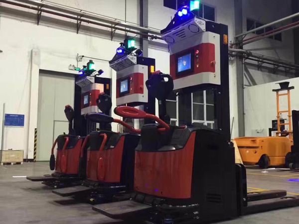 寶馬汽車(chē)工廠(chǎng)，杭叉AGV叉車(chē)智能搬運(yùn)強(qiáng)勢(shì)進(jìn)駐！