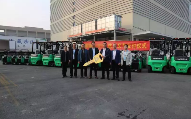 【強勢】杭叉集團交付湖南某大型冷庫58臺鋰電池叉車！
