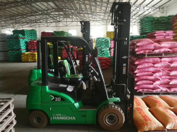 電動(dòng)叉車(chē) 電動(dòng)叉車(chē)