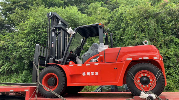 內(nèi)燃叉車動(dòng)力不足？機(jī)油要保養(yǎng)！